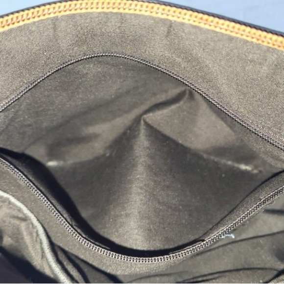 Chic Two-Tone Crossbody Bag with Tassels - Picture 6 of 12